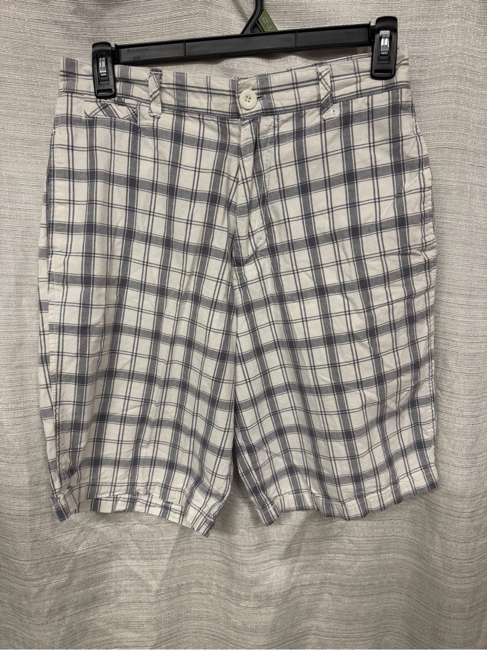 Point Zero Men's White & Gray Plaid Flat Front Shorts